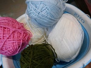 set of acrylic yarn , good condition