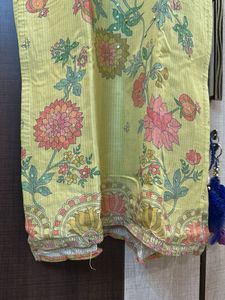 Beautiful Floral Print Kurta Set