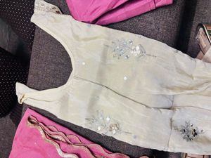 Elegant Kurta Set with Dupatta and Heels