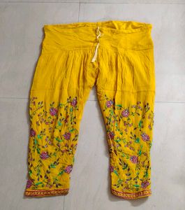 Embroidered Yellow Pant 💛