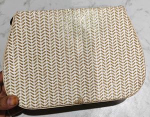 Elegant Off White &amp; Gold Chevron Clutch Bag