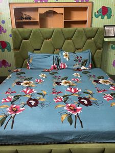 Beautiful Floral Print Bedsheet Set