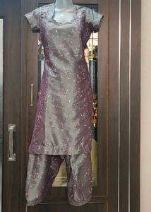 Beautiful Embroidered Kurta Set