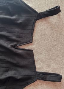 Chic Black Ribbed V-Neck Tank Top