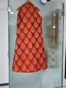 Elegant Red &amp; Gold Brocade Kurta