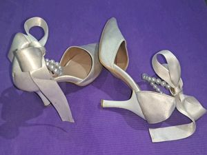 Tie Back Faux Pearl Point Toe Stiletto Pump