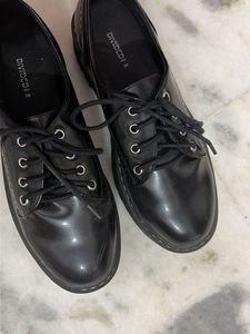 H&M Classic Black Lace-Up Platform Shoes