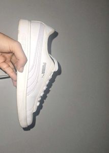 💜Puma White Claasic Sneakers Lavender