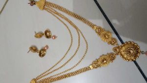 Elegant Gold Necklace and Earring Set