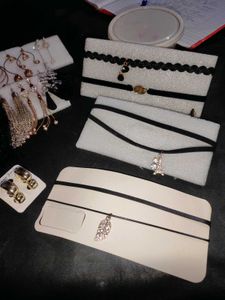 2 Chokers With One Freebie