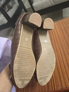 Chic Brown Croc Ballet Heels with Bow