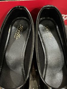 Women Pointed Toe Block Pumps!!