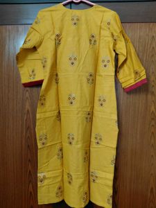 Mustard Yellow Printed Kurta Size M