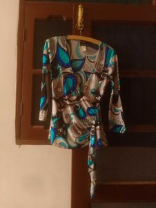 Stylish Swirl Print Wrap Top