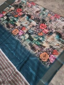 Beautiful Floral Print Saree with Blouse piece