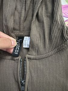 Ribbed Sleeveless Zip Hoodie Top