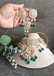 Stunning Emerald &amp; Pearl Choker Set