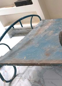 Vintage Metal Bed only it's very heavy &amp; good con