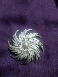 Elegant Silver Tone Brooch with Faux Pearl