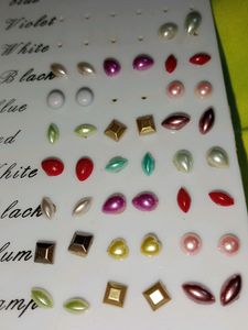 Hello 🤗, Everyone I'm Selling This Cute Studs