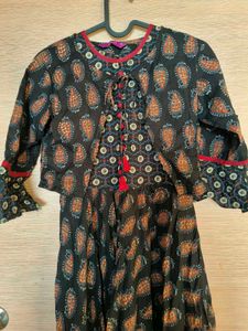 Paisley Printed Kurta With Ethnic Jacket