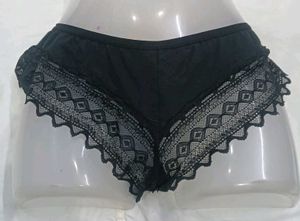 🔥 Lace Trimmed Black Panty