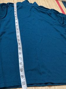 Like New Dark Green Turtle Neck Women Tshirt