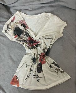 Artistic Floral Print V-Neck Tee