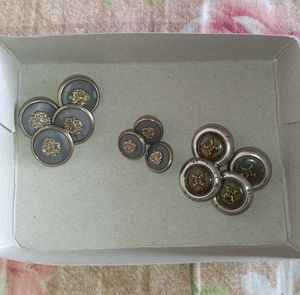 109 pieces of Assorted Craft Buttons
