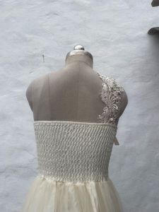 Elegant One-Shoulder Lace Gown