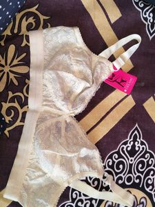 Cream Lace Bra with Tag