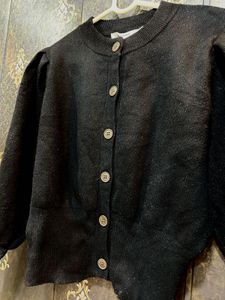 Elegant Black Knit Cardigan🖤🦋