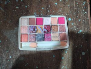 16 Color Eyeshadow Palette