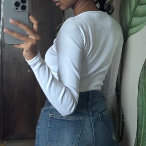 white scoop neck full sleeves fitted top