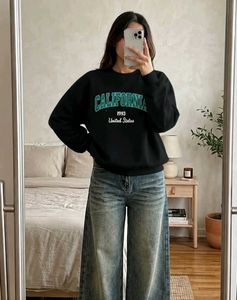 UNISEX California 1993 Graphic Sweatshirt