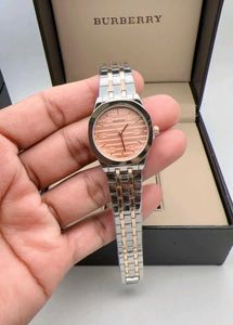 GUCCI PREMIUM LADIES WATCH AT SALE