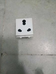 5 pics Crabtree Verona Electrical Socket