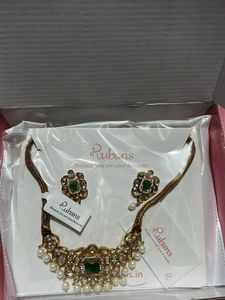 Elegant Green Stone Pearl Necklace Set