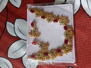 Elegant Red &amp; Green Stone Necklace Set