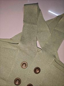 Chic Sage Green Cropped Knit Top
