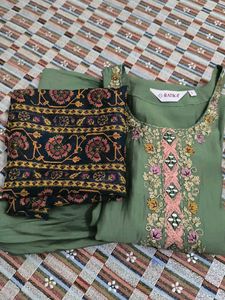 Elegant Green Embroidered Kurta Set