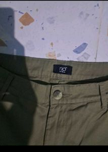 olive cargo pants🫒