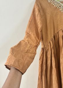Elegant Gold Embroidered Kurta Set XL Size