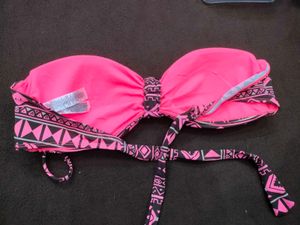 Trendy Pink &amp; Black Bikini Top 🤎