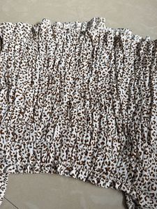 Chic Leopard Print Smocked Top