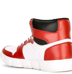 Bata High-Top Sneakers