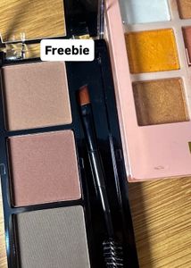 Eyeshadow Palette with eyebrow  freebie