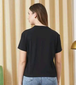 Black "Snacks are my love language" T-Shirt