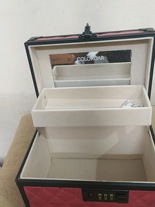 Colorbar Trousseau Box Diamond Cut Deep Pink