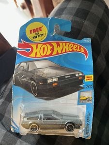 Hot Wheels DeLorean DMC-12